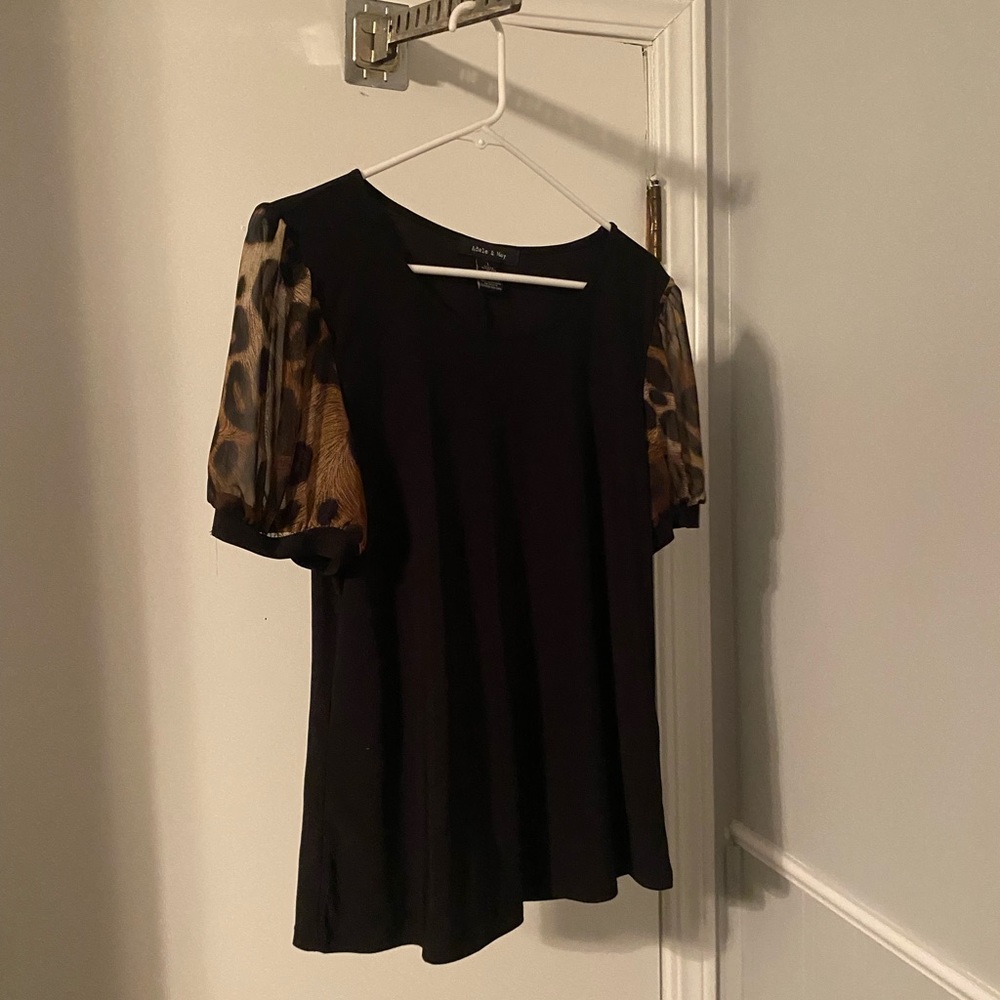 Adele & May - Size L - Shirt with Short Leopard Sleeve